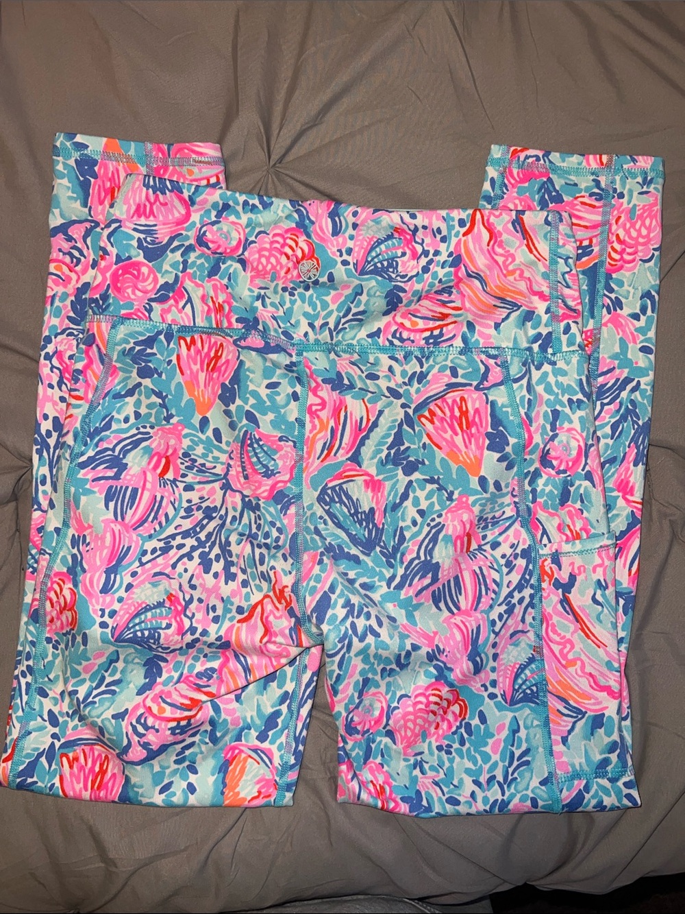 Lilly Pulitzer Luxletic Blue Pink Seashell Print Activewear Leggings - Picture 4 of 11